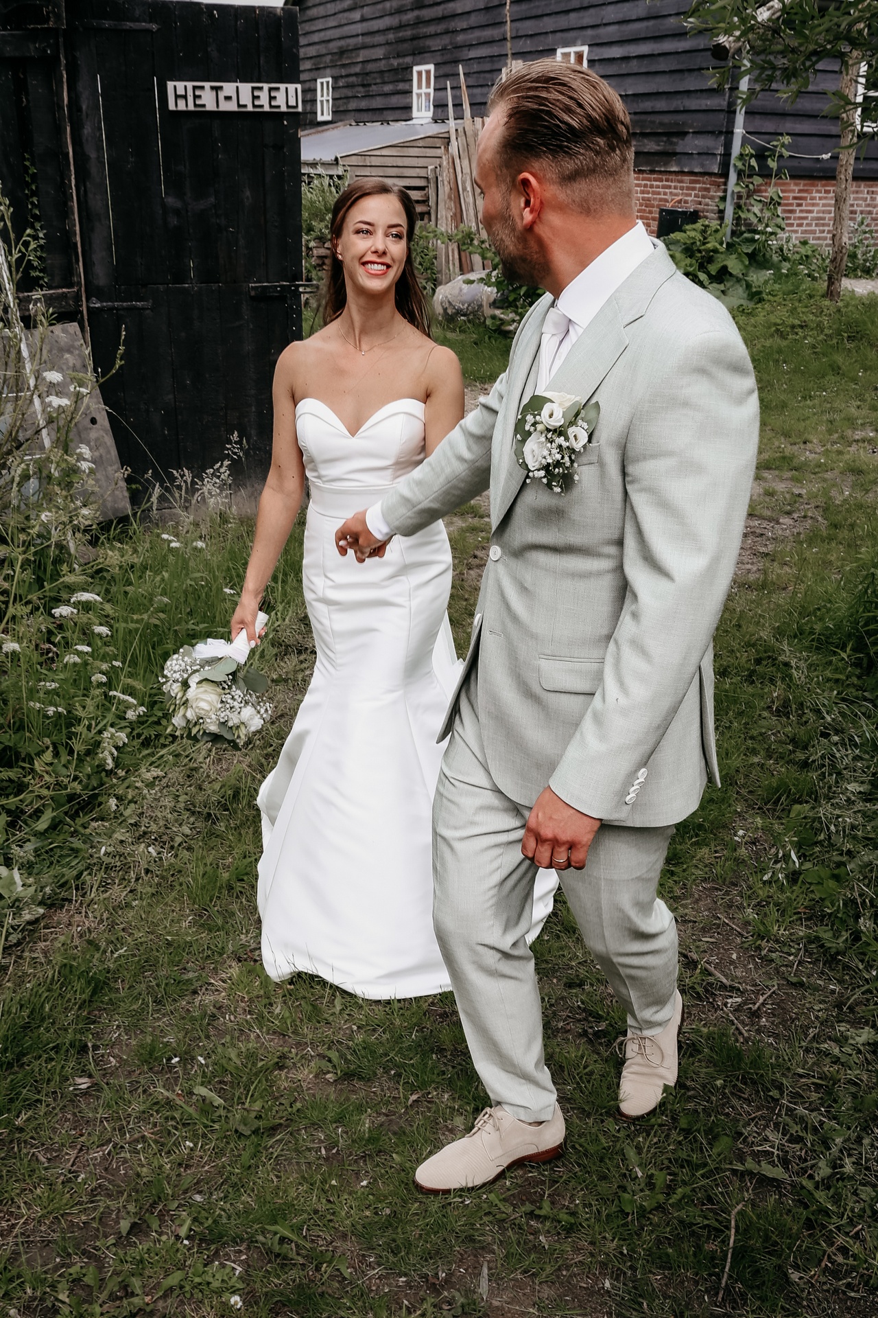 Coupleshoot bruiloftreportage in de natuur, De Biesbosch
