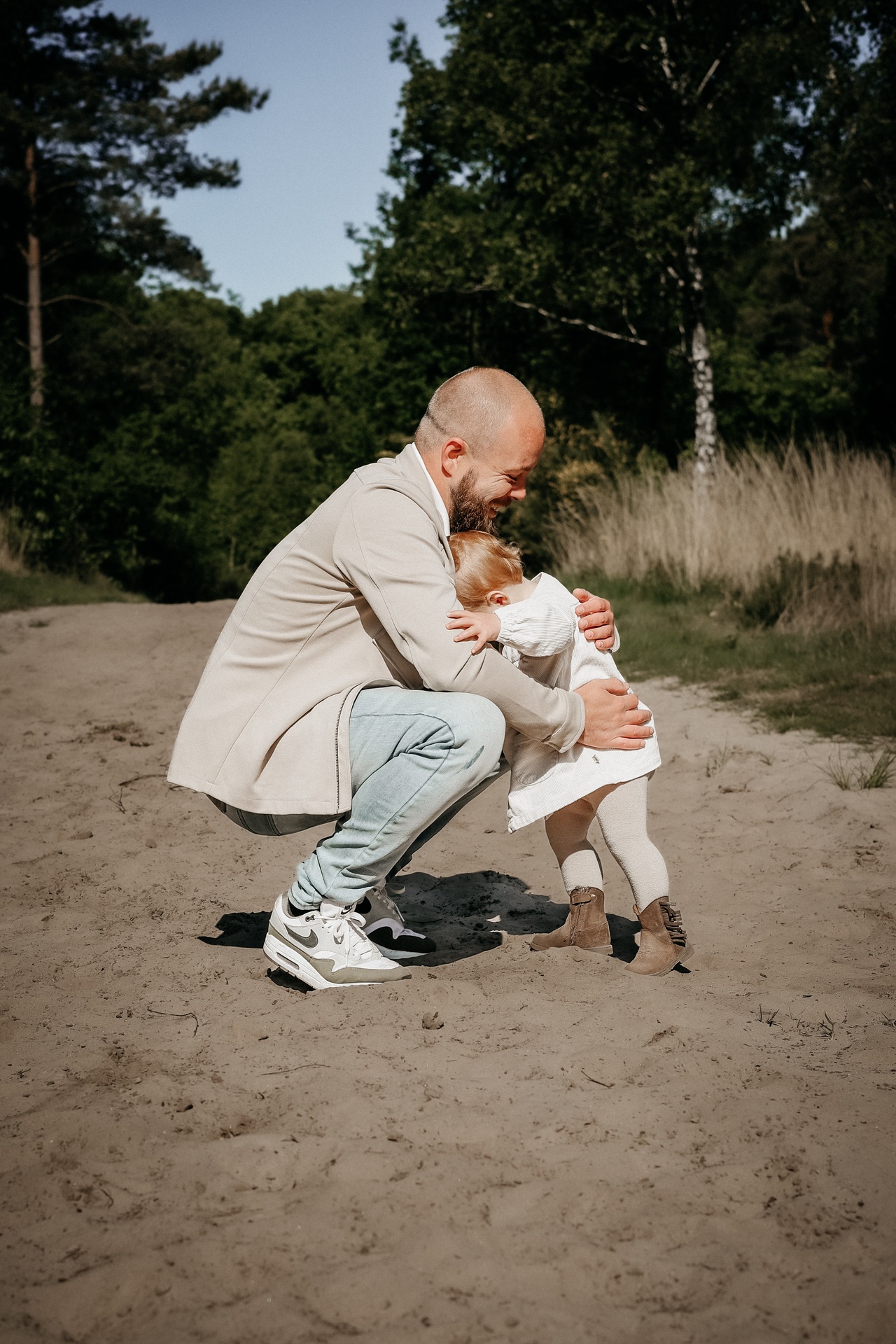Vader met dochter in het bos, Breda Mastbos
